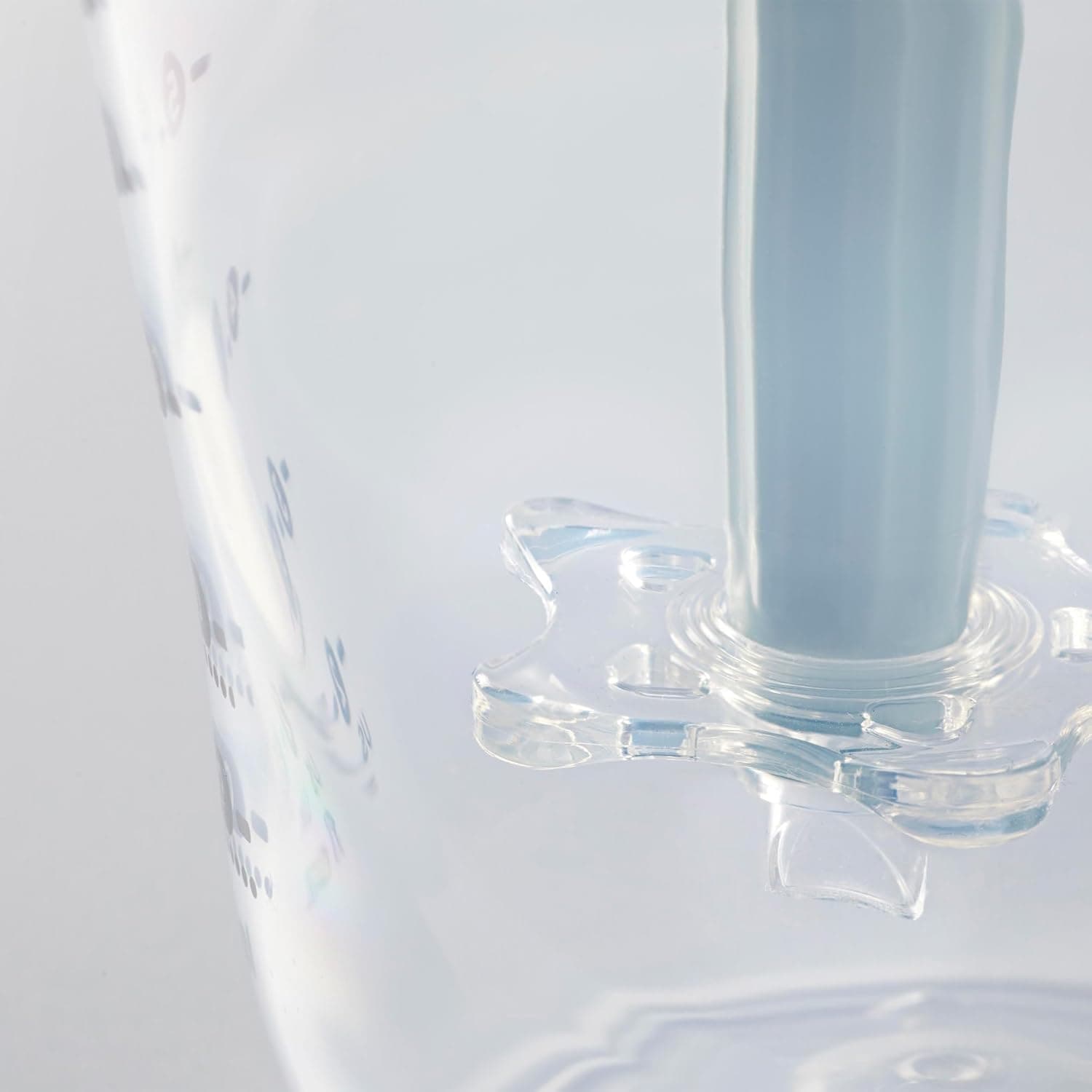 Tommee Tippee Complete Feeding Set, White, with Electric Steam Steriliser, Newborn Self-Sterilising Baby Bottles and Easiwarm Bottle Warmer, Essential for Parents with Newborns