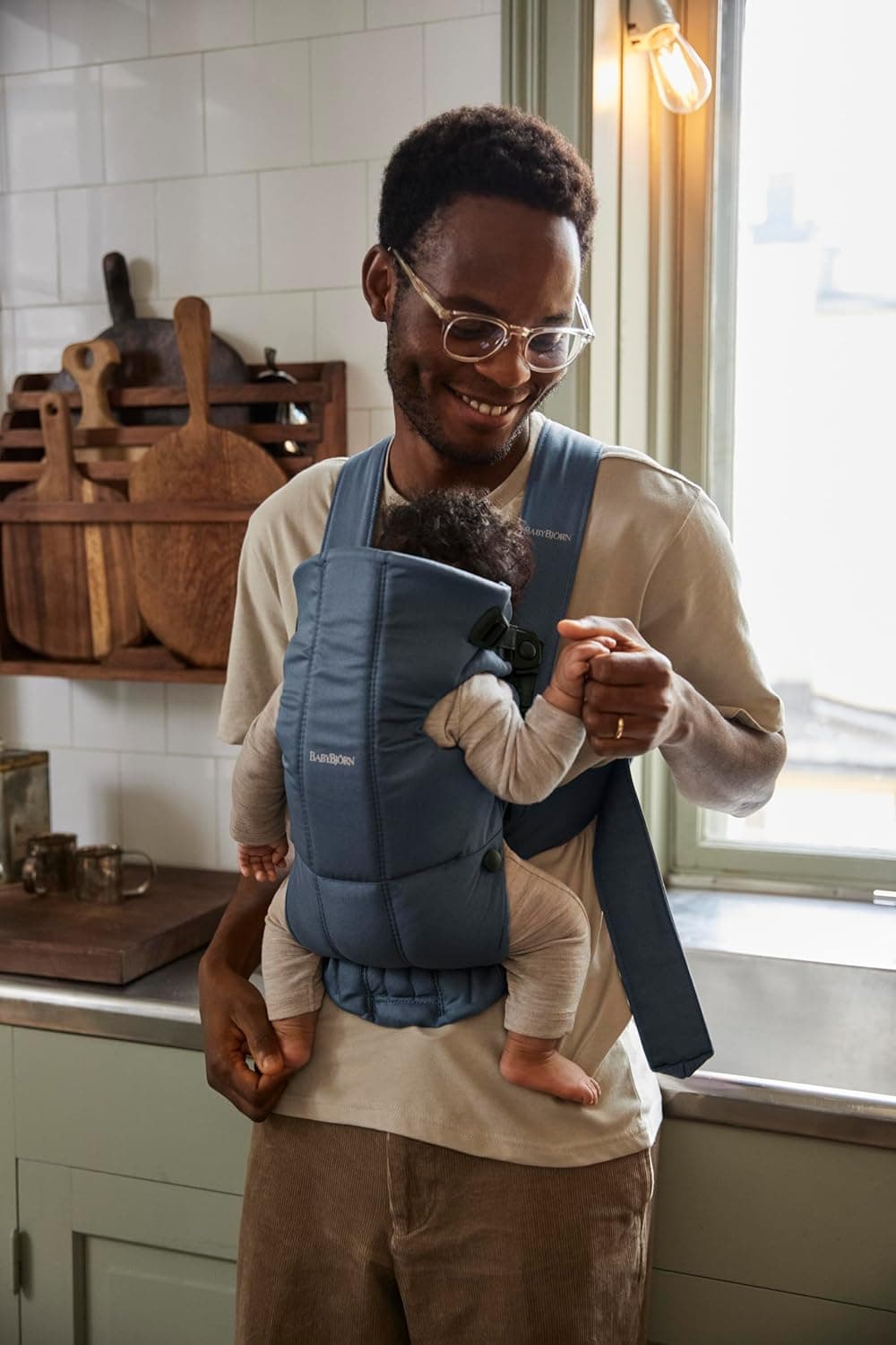 BabyBjörn Baby Carrier Mini, Vintage Indigo, Woven | Newborn Carrier (7-25 lbs), Ergonomic, Easy-to-Use